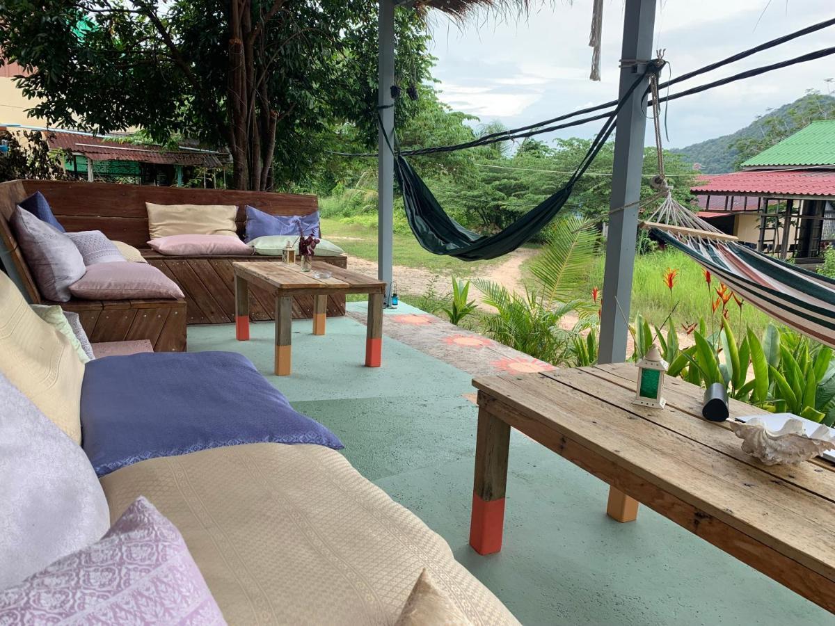 Dahlia Guesthouse Đảo Koh Rong Samloem Ngoại thất bức ảnh